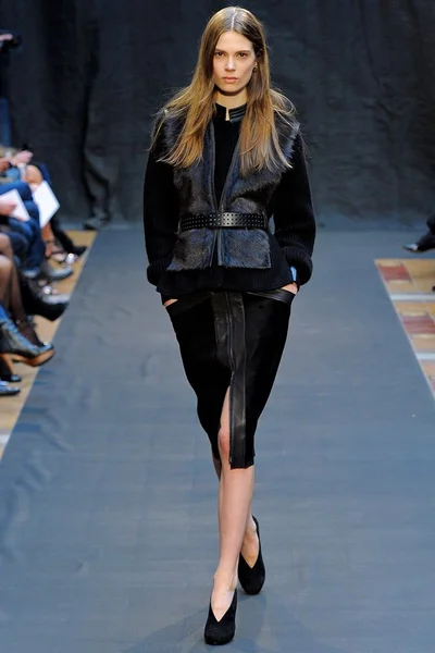 Look 25